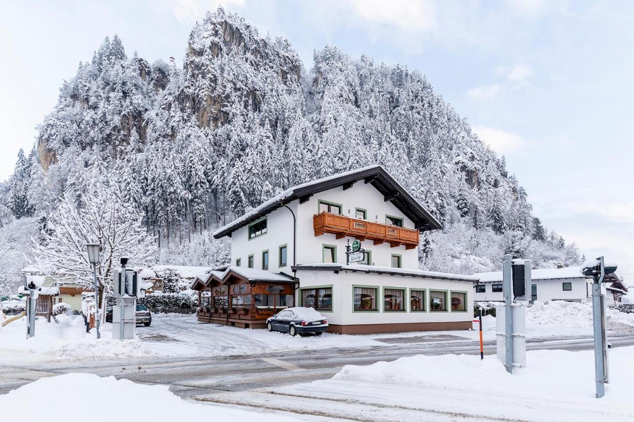 Gasthof Pension Knapp Strass im Zillertal Bagian luar foto